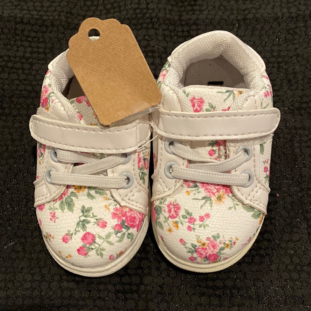 Baby tennis shoes